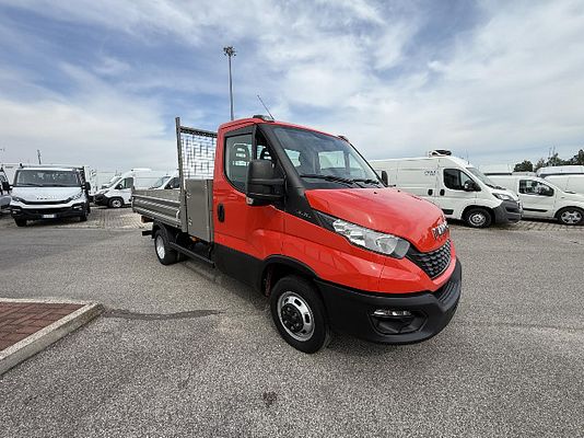 Vehicle image 6 / 11