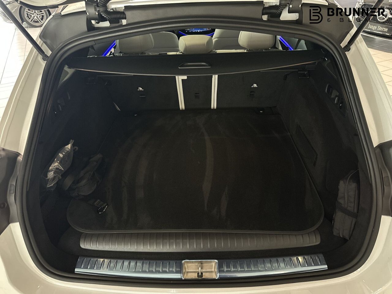 Mercedes-Benz E-Klasse – Bild 11