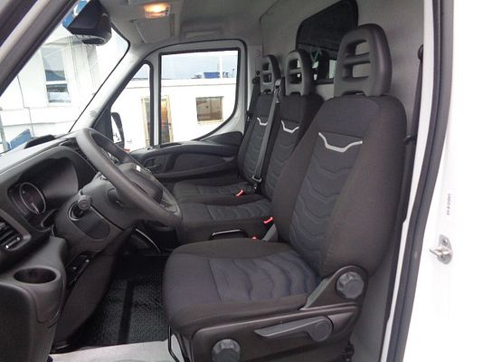 Vehicle image 7 / 14