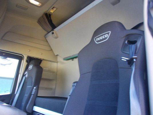 Vehicle image 9 / 10