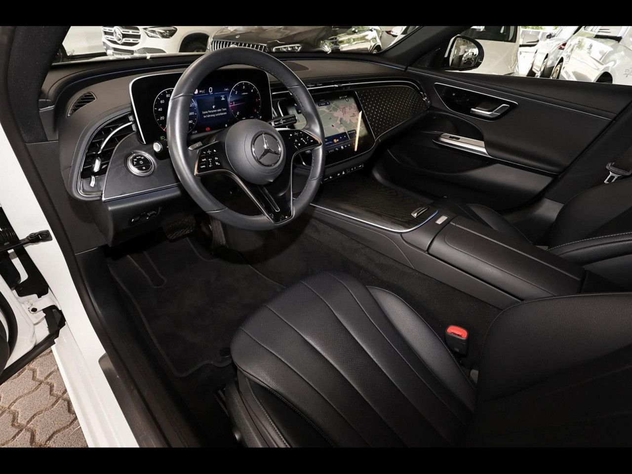 Mercedes-Benz E-Klasse – Bild 8