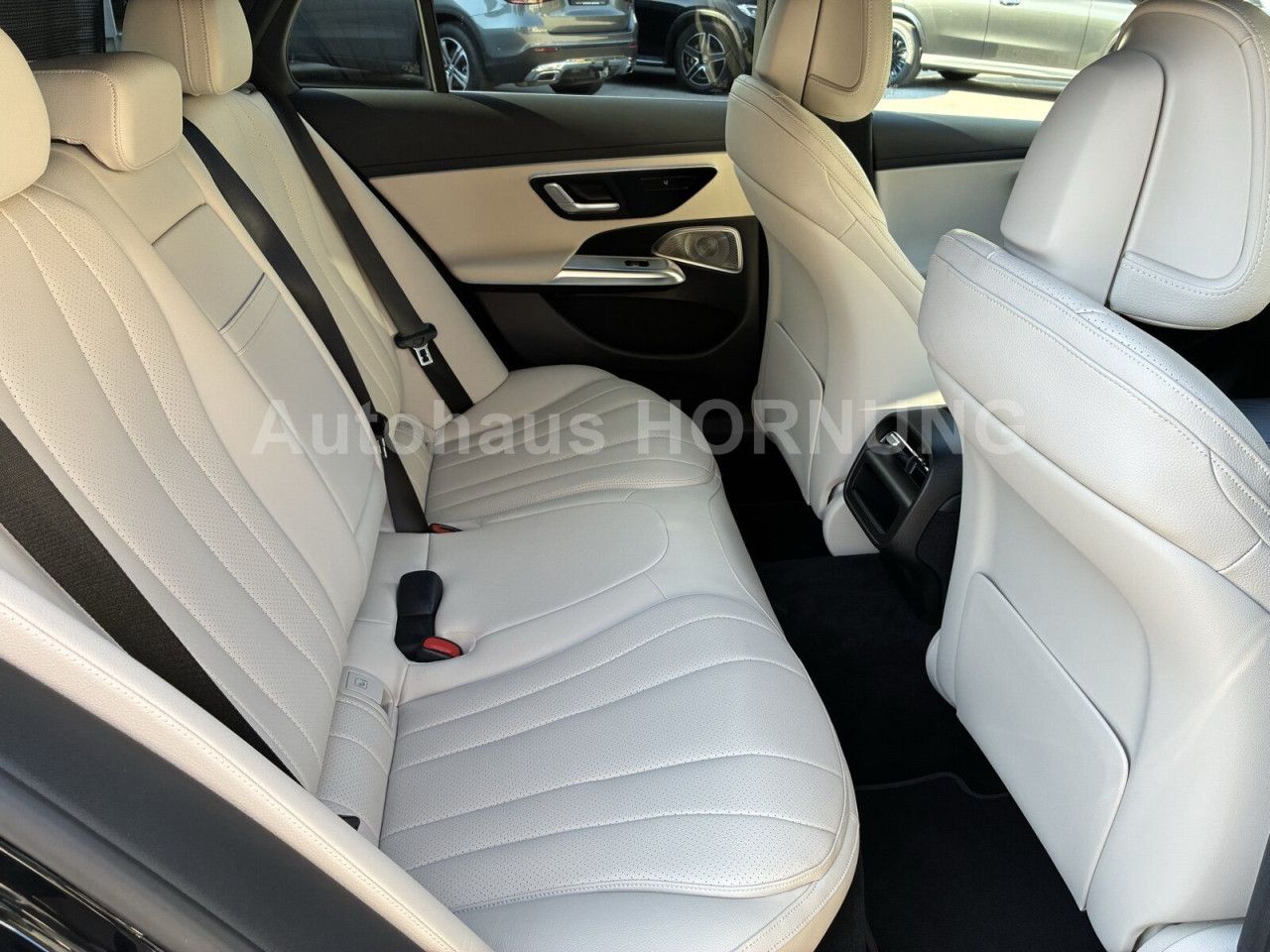 Mercedes-Benz E-Klasse – Bild 20