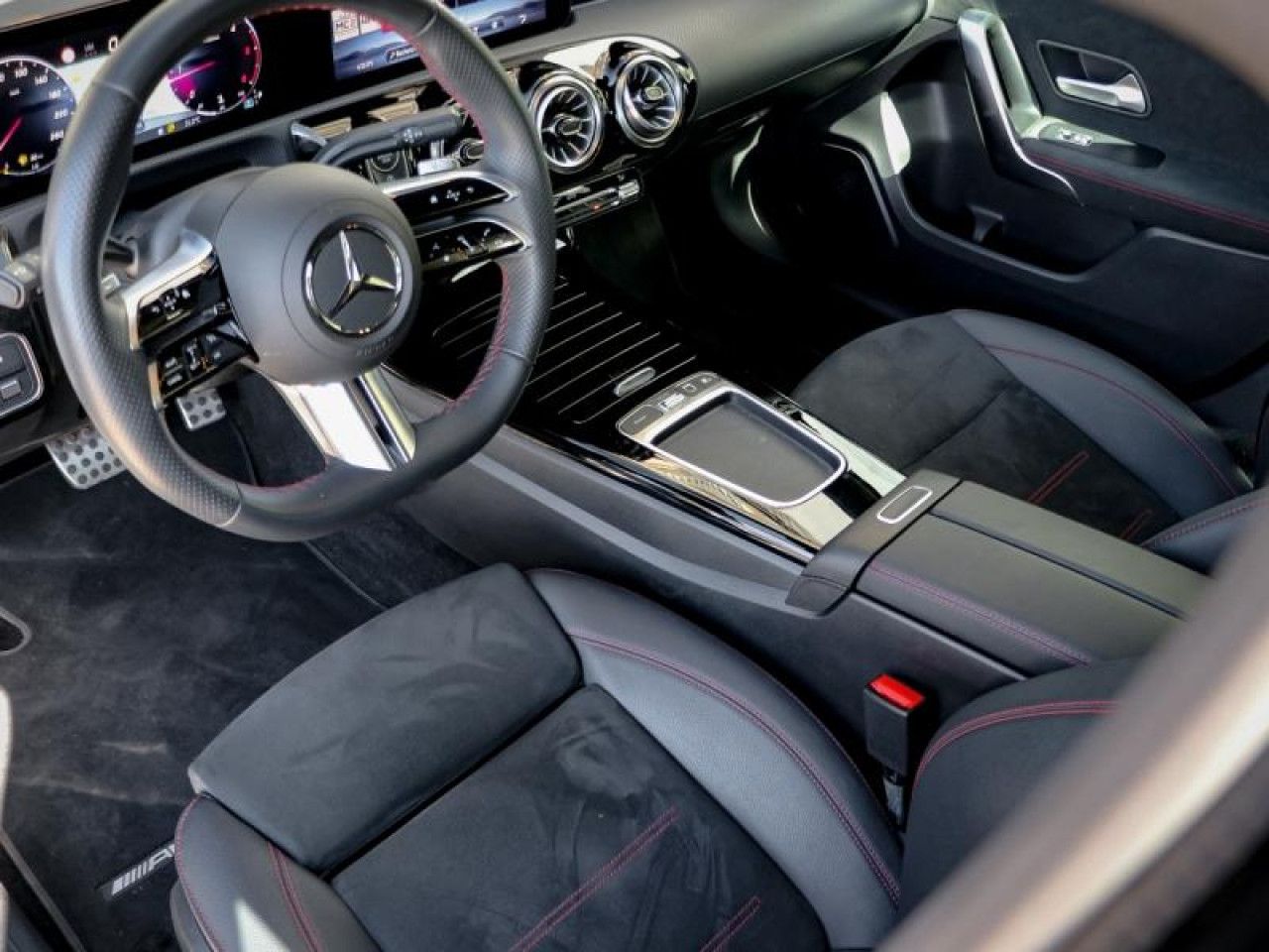 Photo du v&eacute;hicule 15 / 18