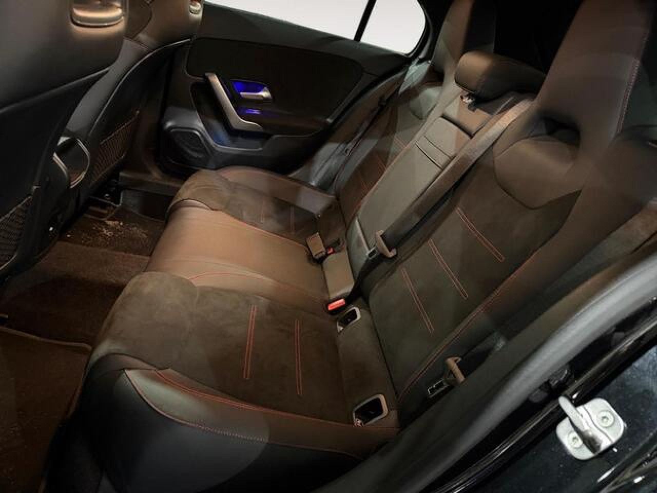 Imagem do veículo 7 / 12