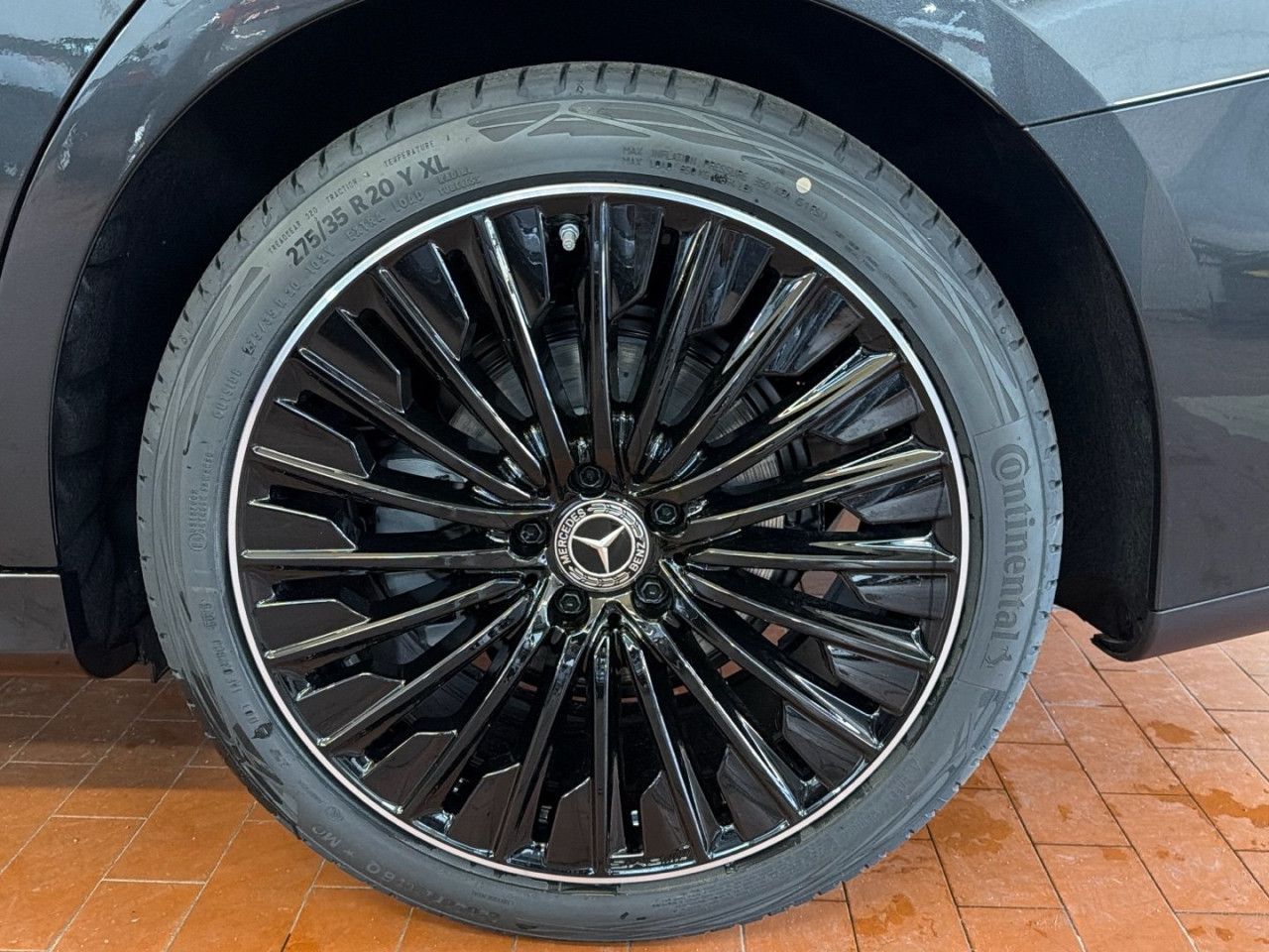 Mercedes-Benz E-Klasse – Bild 7
