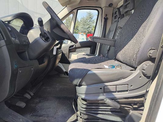 Vehicle image 10 / 11