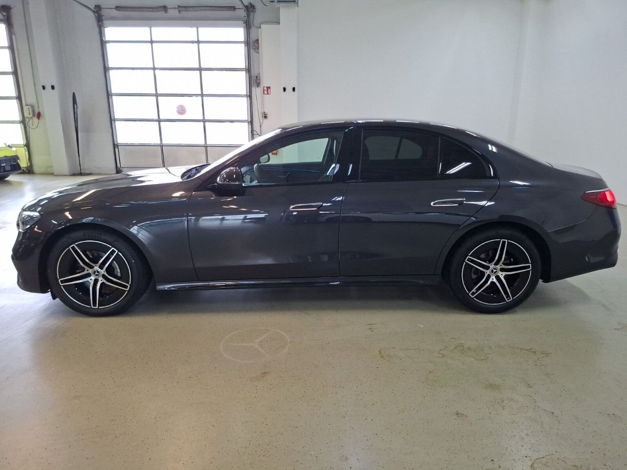 Mercedes-Benz E-Klasse – Bild 8
