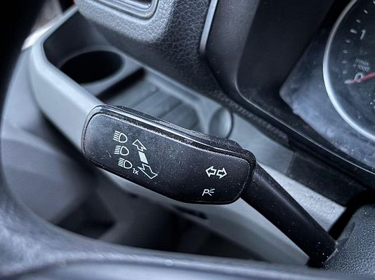 Vehicle image 11 / 13