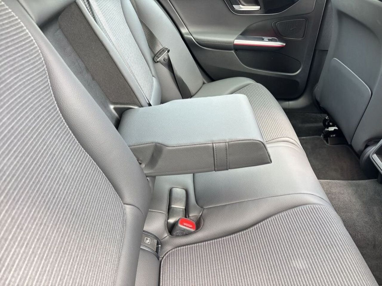 Mercedes-Benz C-Klasse – Bild 23