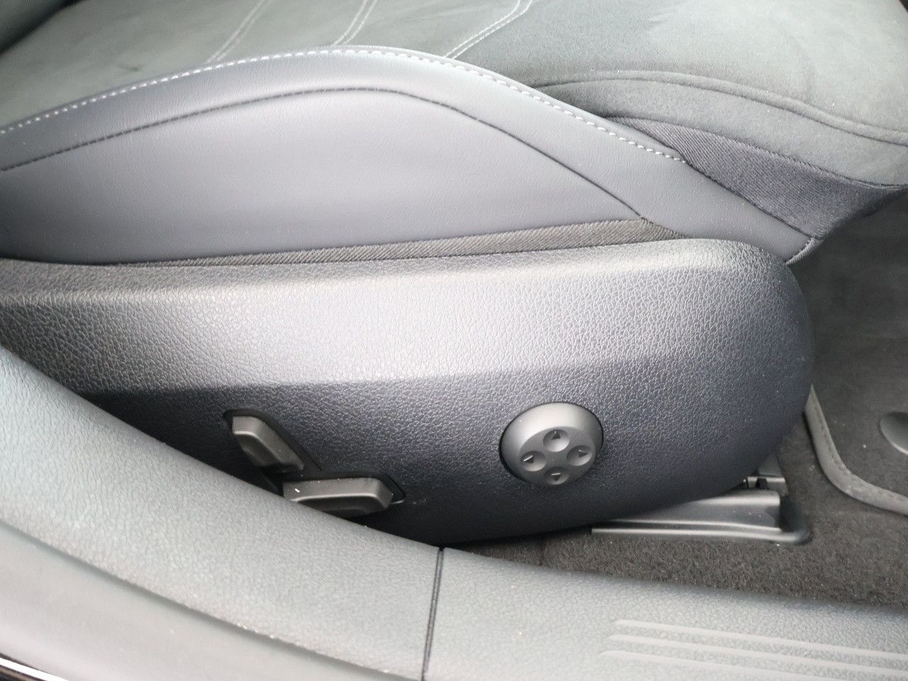 Mercedes-Benz E-Klasse – Bild 15
