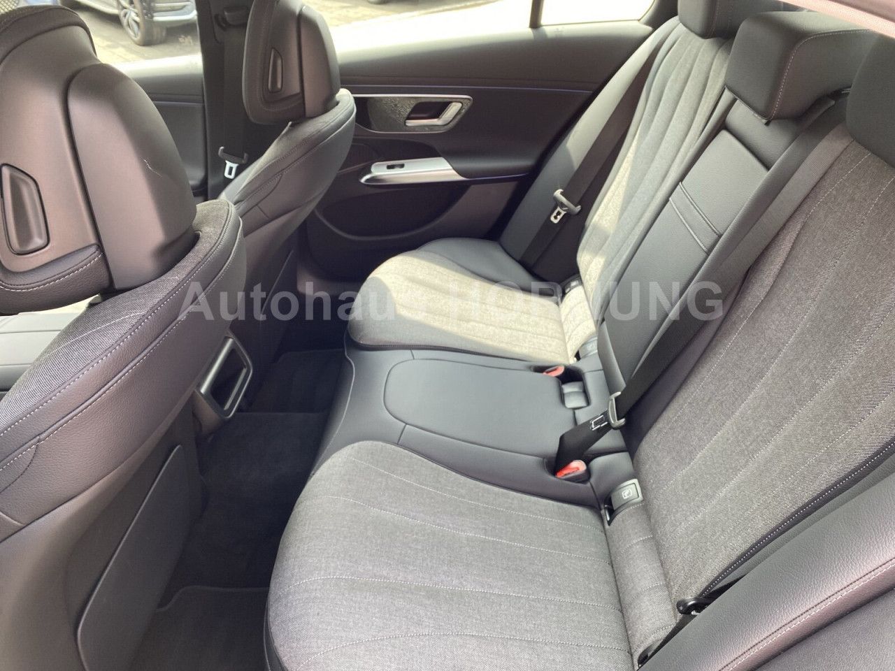 Mercedes-Benz E-Klasse – Bild 12