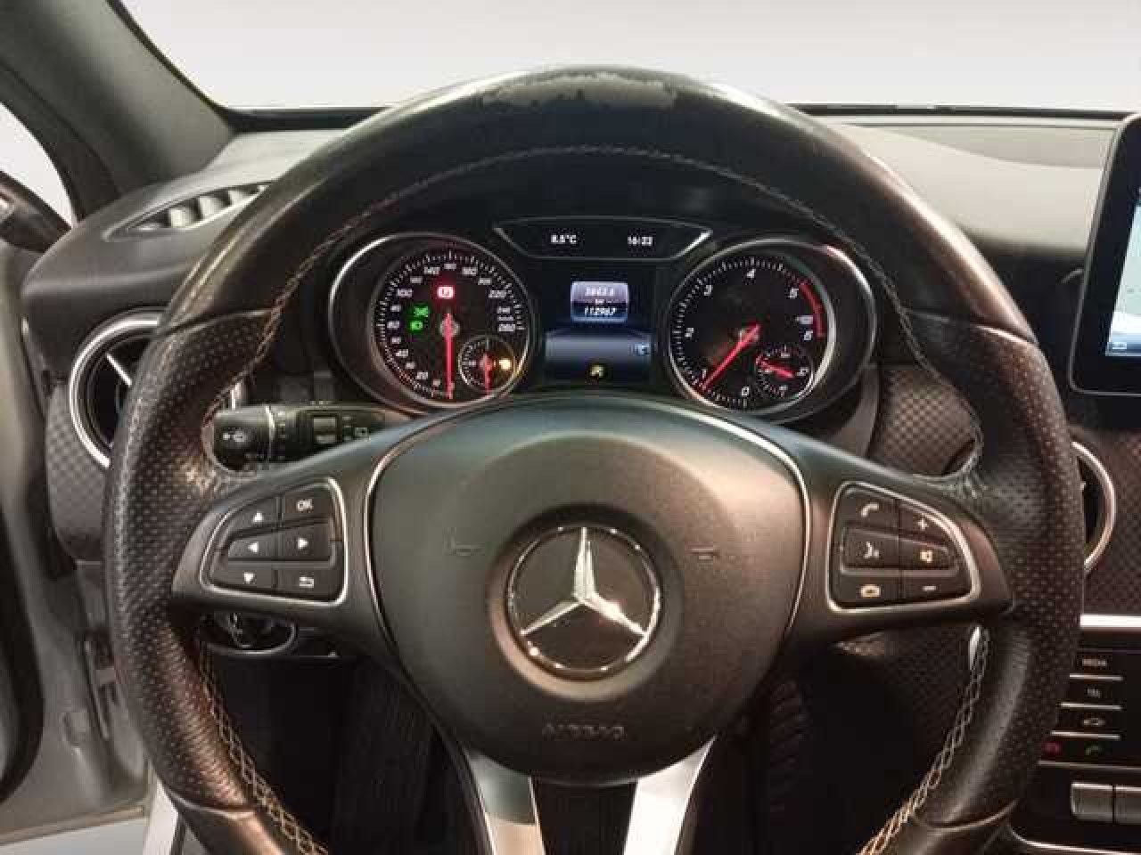 Imagem do veículo 12 / 15