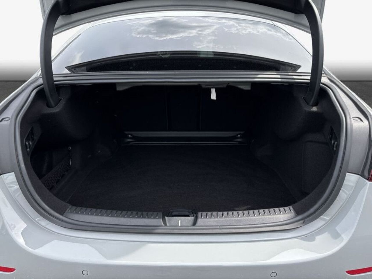 Mercedes-Benz E-Klasse – Bild 8