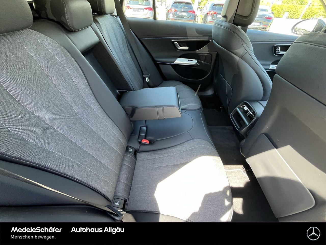 Mercedes-Benz E-Klasse – Bild 18