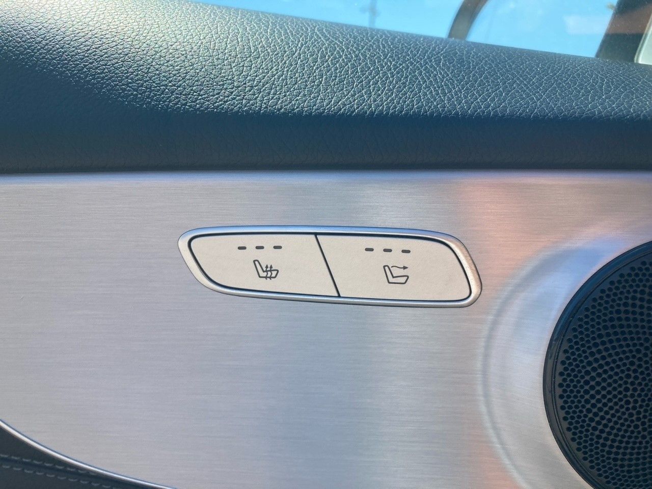 Photo 9 / 10