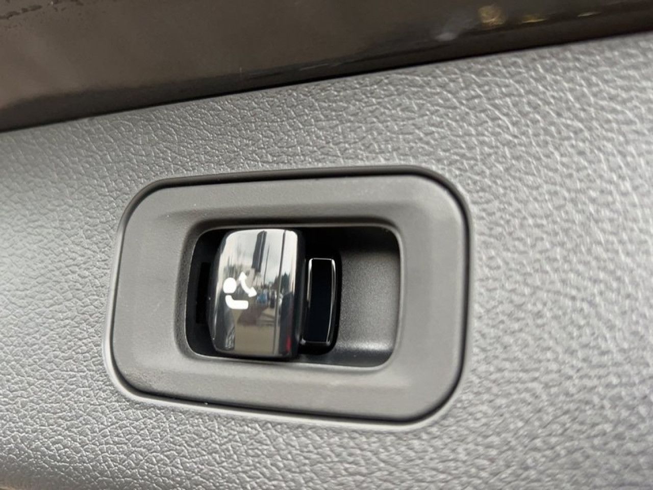 Mercedes-Benz E-Klasse – Bild 13