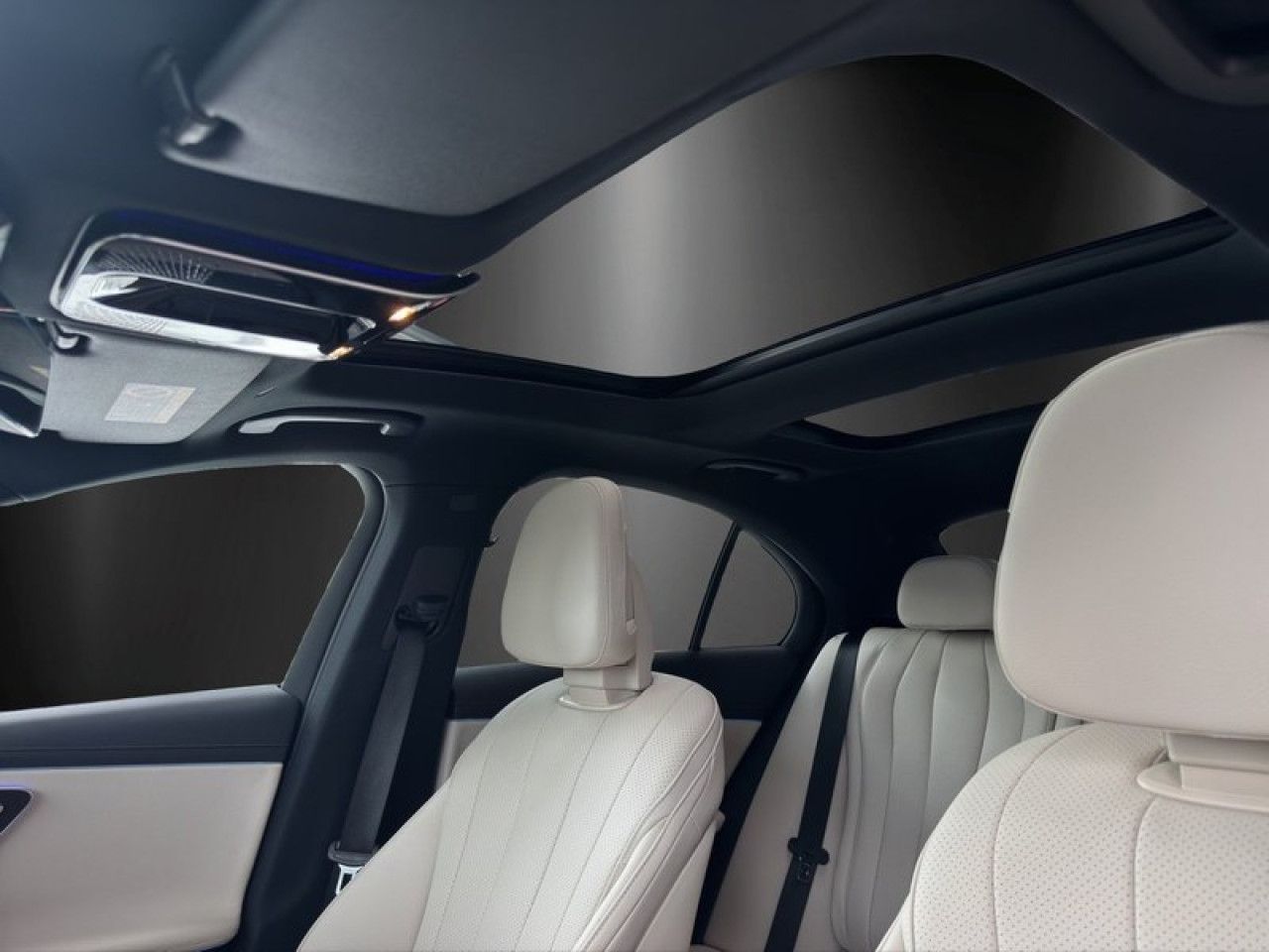 Mercedes-Benz E-Klasse – Bild 13