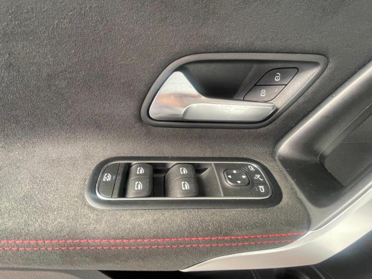 Photo du v&eacute;hicule 13 / 18