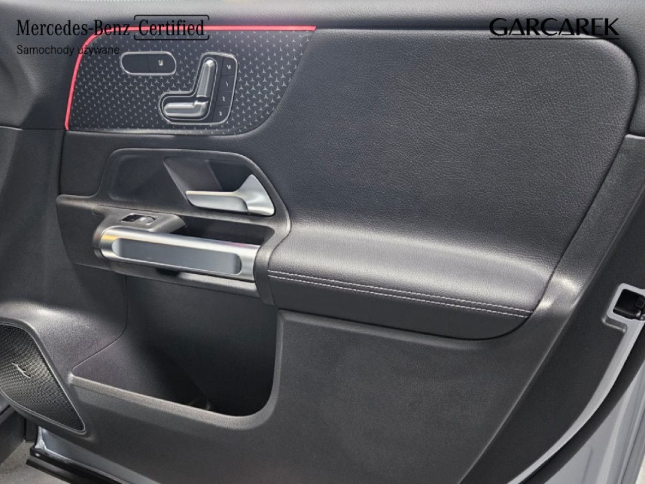 Zdjęcie pojazdu 18 / 29