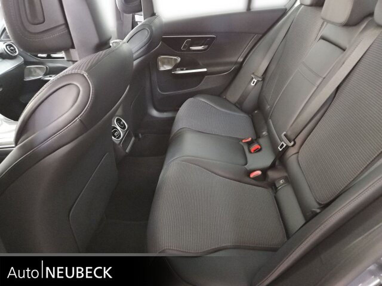 Mercedes-Benz C-Klasse – Bild 16