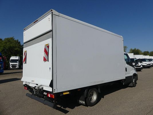 Vehicle image 4 / 7