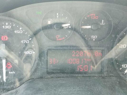 Vehicle image 8 / 10