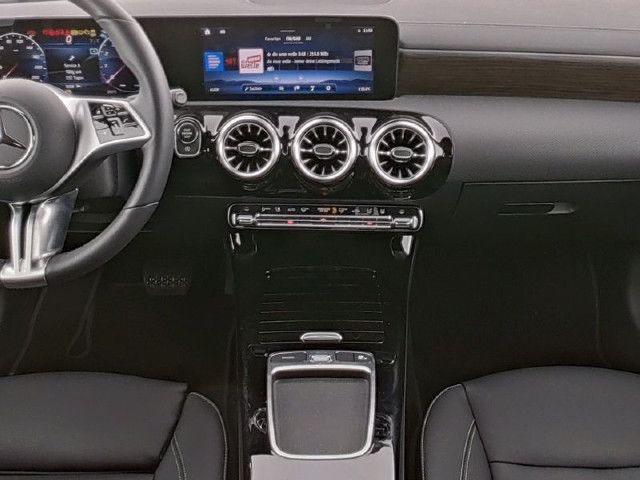 Mercedes-Benz A 220