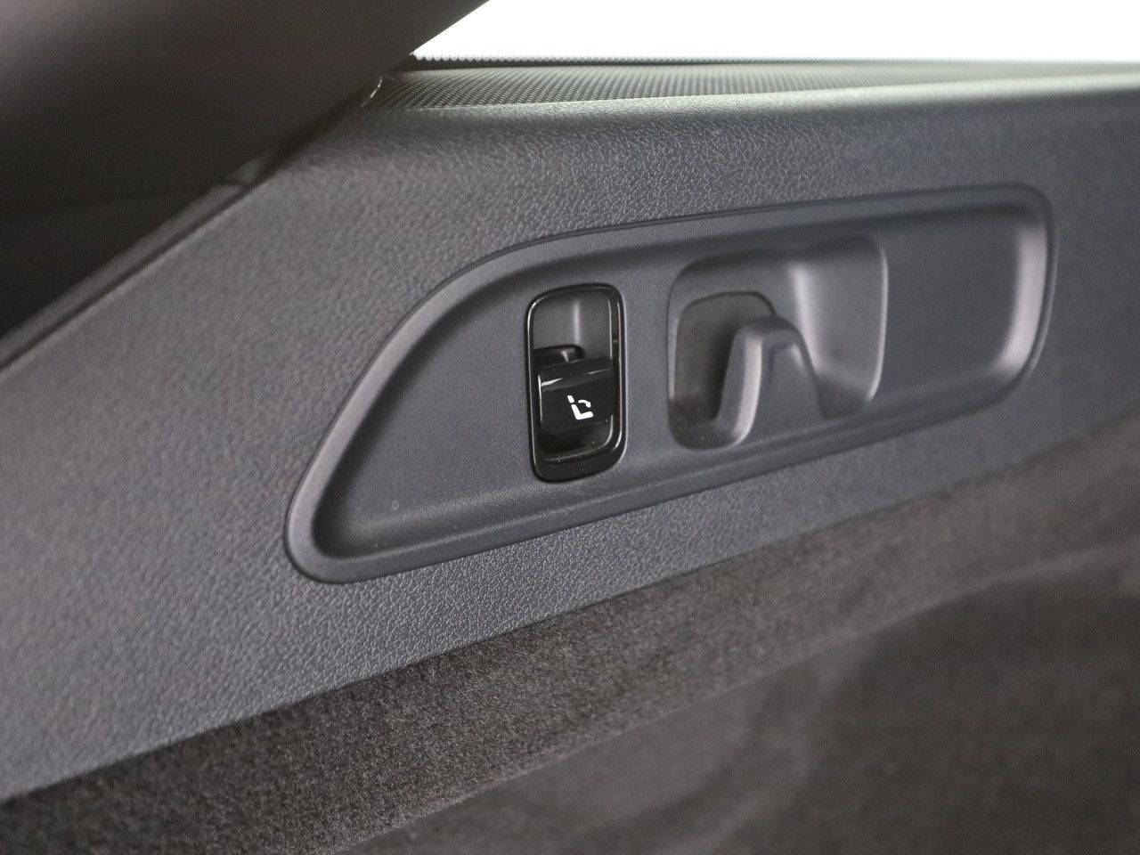 Mercedes-Benz E-Klasse – Bild 18