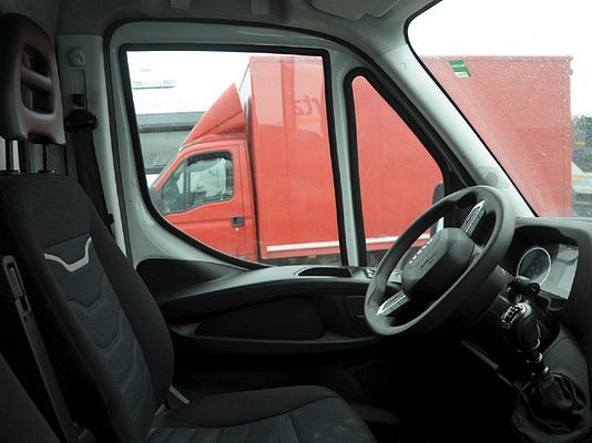 Vehicle image 4 / 5