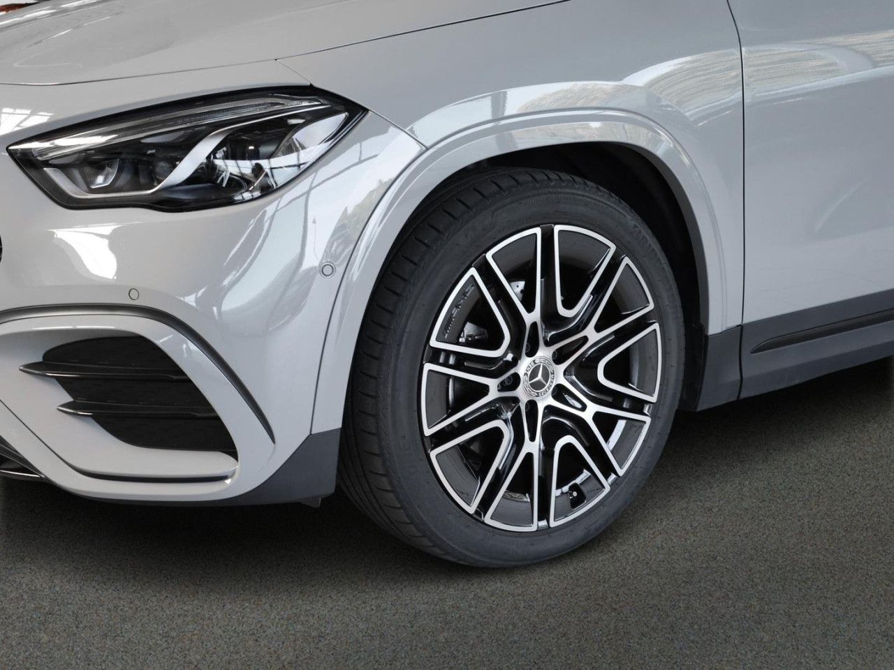 Mercedes-Benz GLA – Bild 2