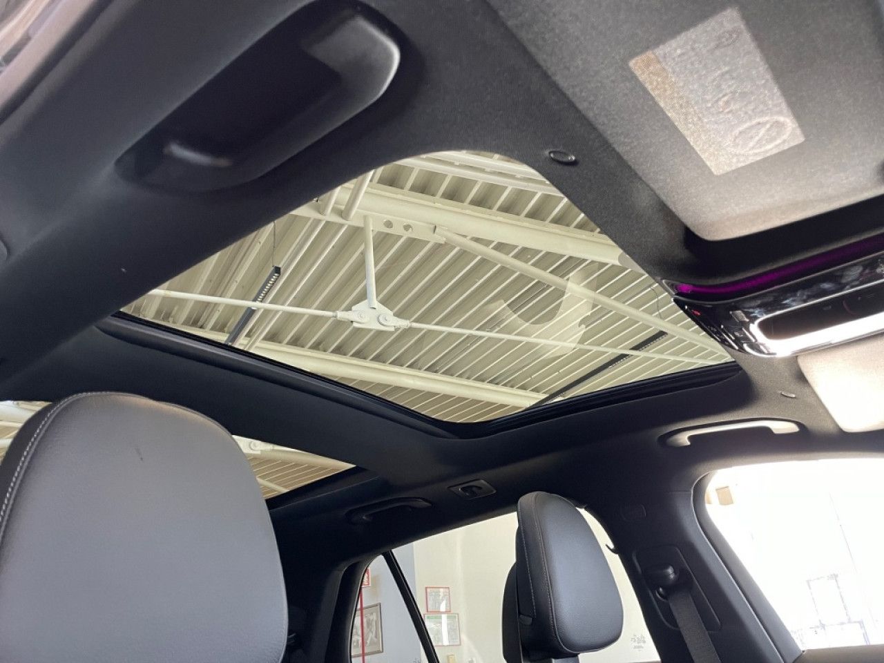 Mercedes-Benz E-Klasse – Bild 17