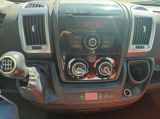 Vehicle image 8 / 10