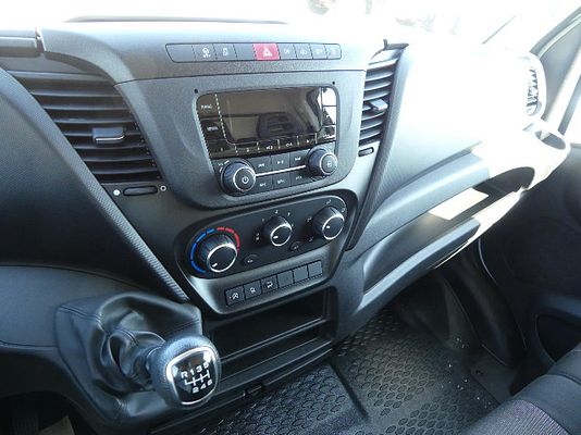 Vehicle image 7 / 7