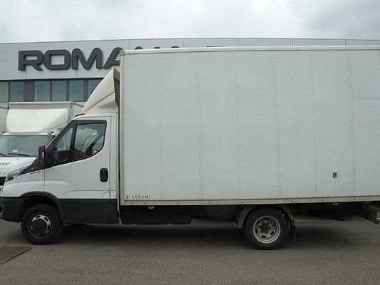 Vehicle image 2 / 5