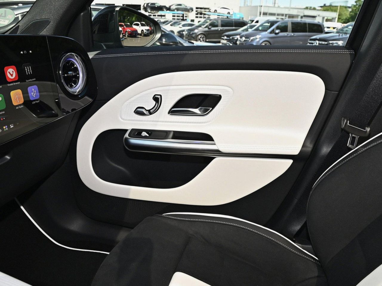 Mercedes-Benz GLB – Bild 13