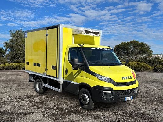 Vehicle image 2 / 17