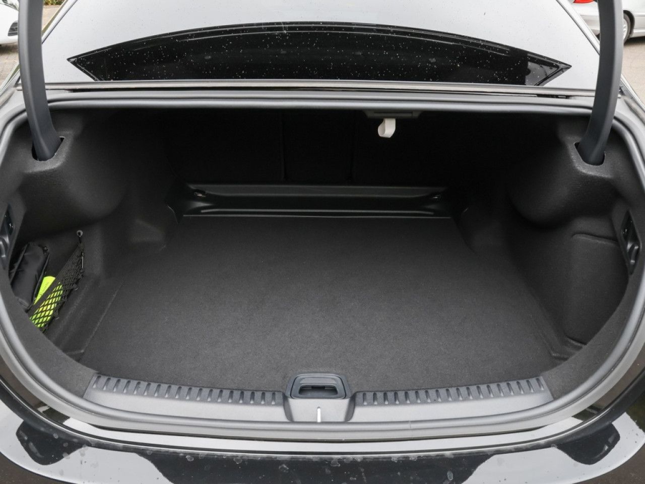 Mercedes-Benz E-Klasse – Bild 12