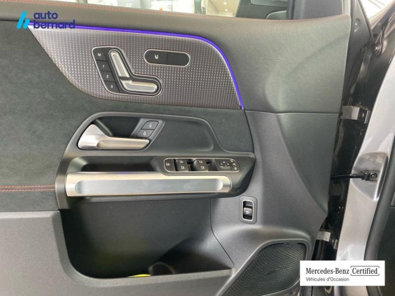 Photo du v&eacute;hicule 12 / 18