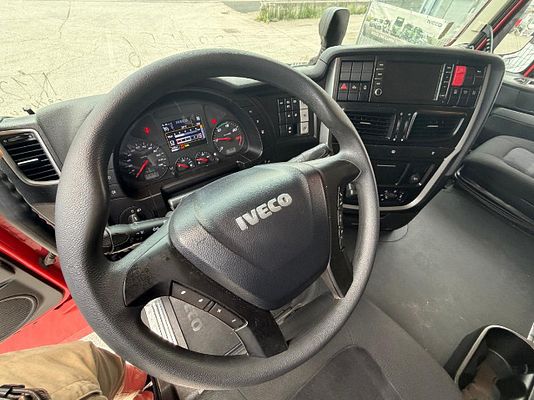 Vehicle image 10 / 20