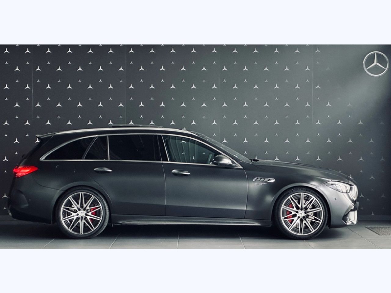 Photo du v&eacute;hicule 3 / 18