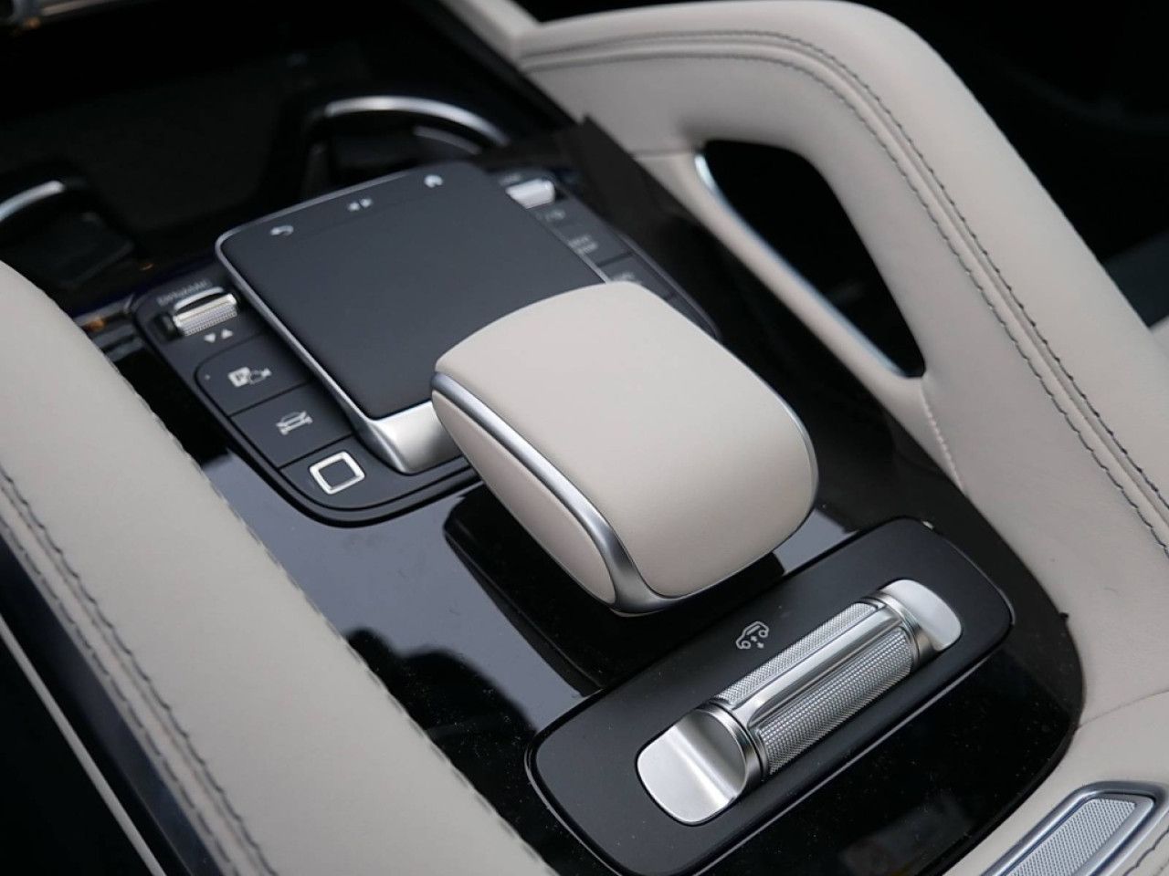 Mercedes-Benz GLS – Bild 12