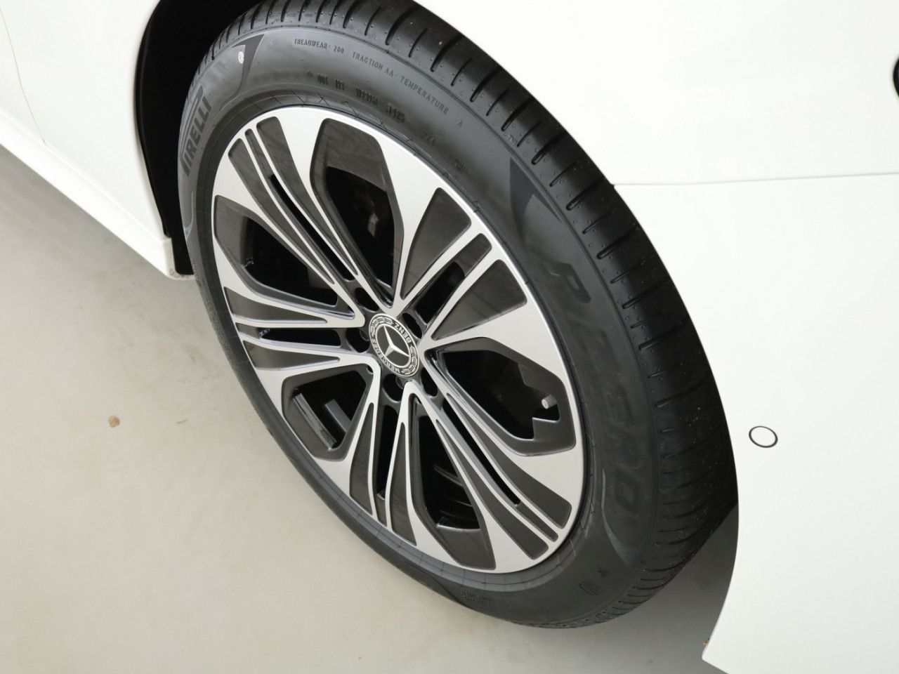 Mercedes-Benz E-Klasse – Bild 22