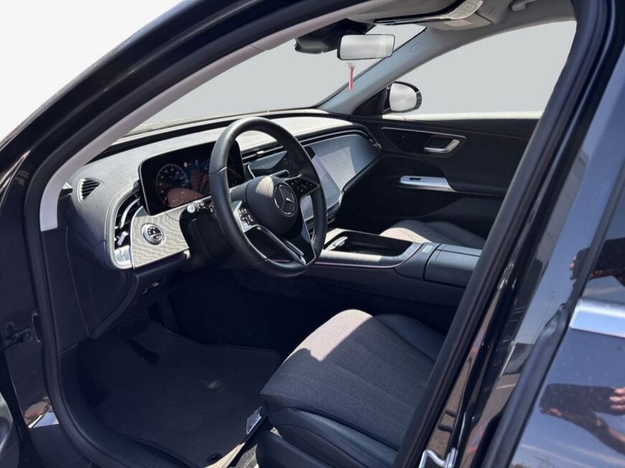 Mercedes-Benz E-Klasse – Bild 9