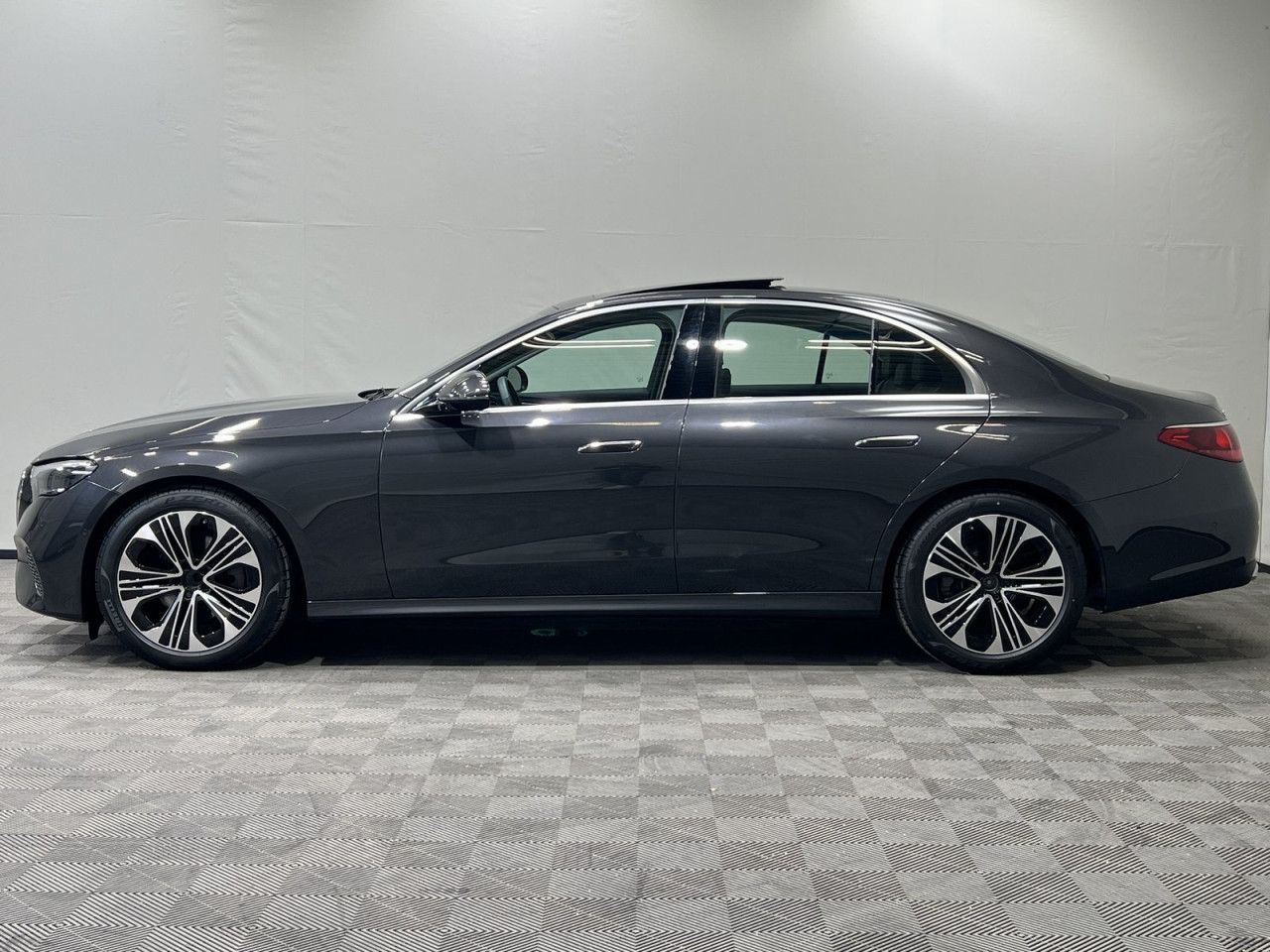 Mercedes-Benz E-Klasse – Bild 11