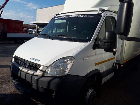 Vehicle image 4 / 5