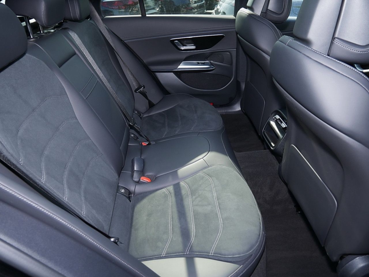 Mercedes-Benz E-Klasse – Bild 7