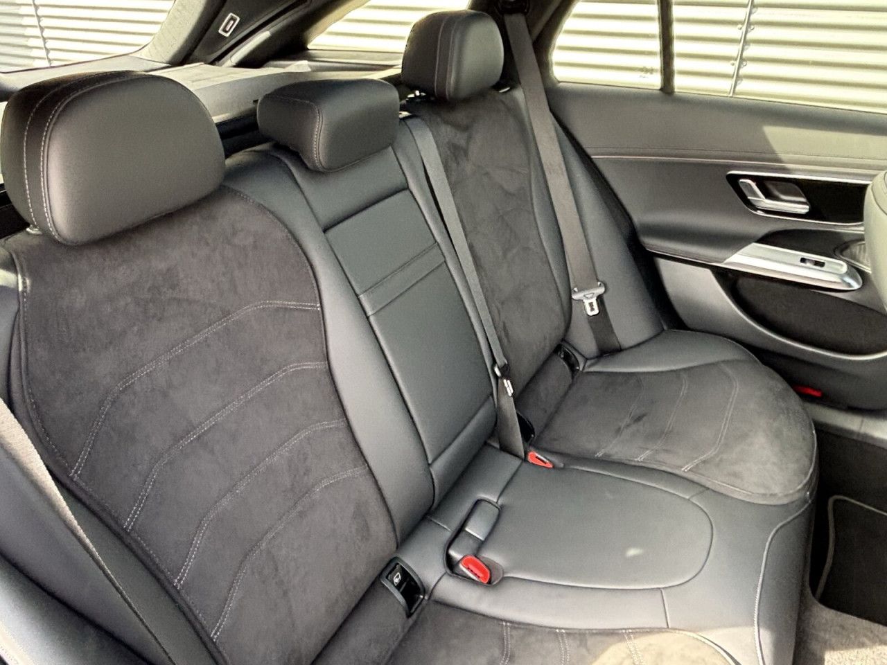 Mercedes-Benz E-Klasse – Bild 17
