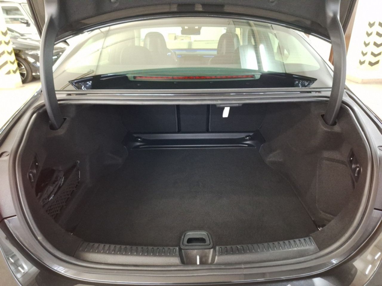 Mercedes-Benz E-Klasse – Bild 19