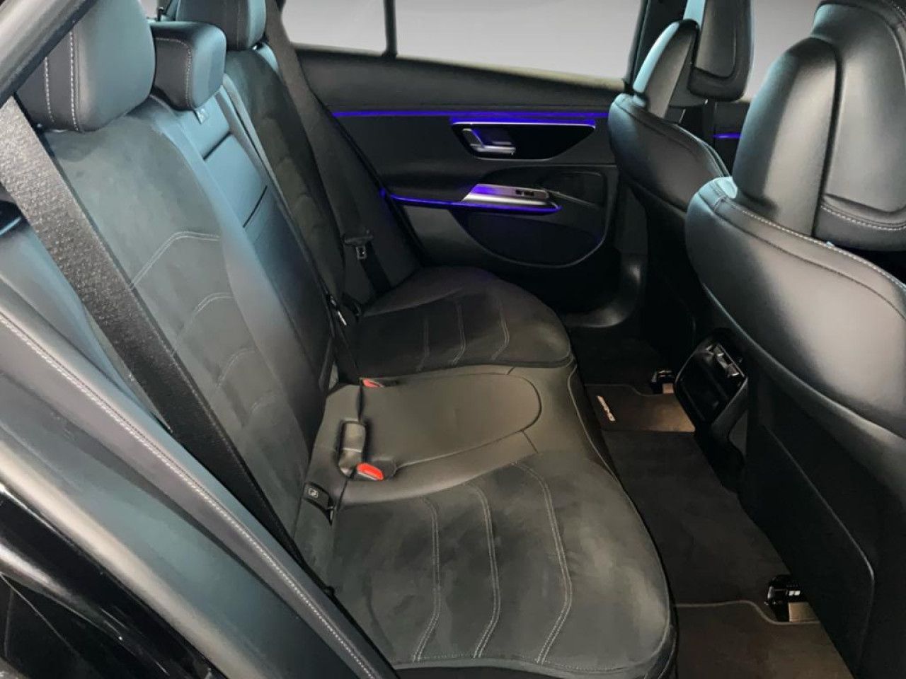 Mercedes-Benz E-Klasse – Bild 11