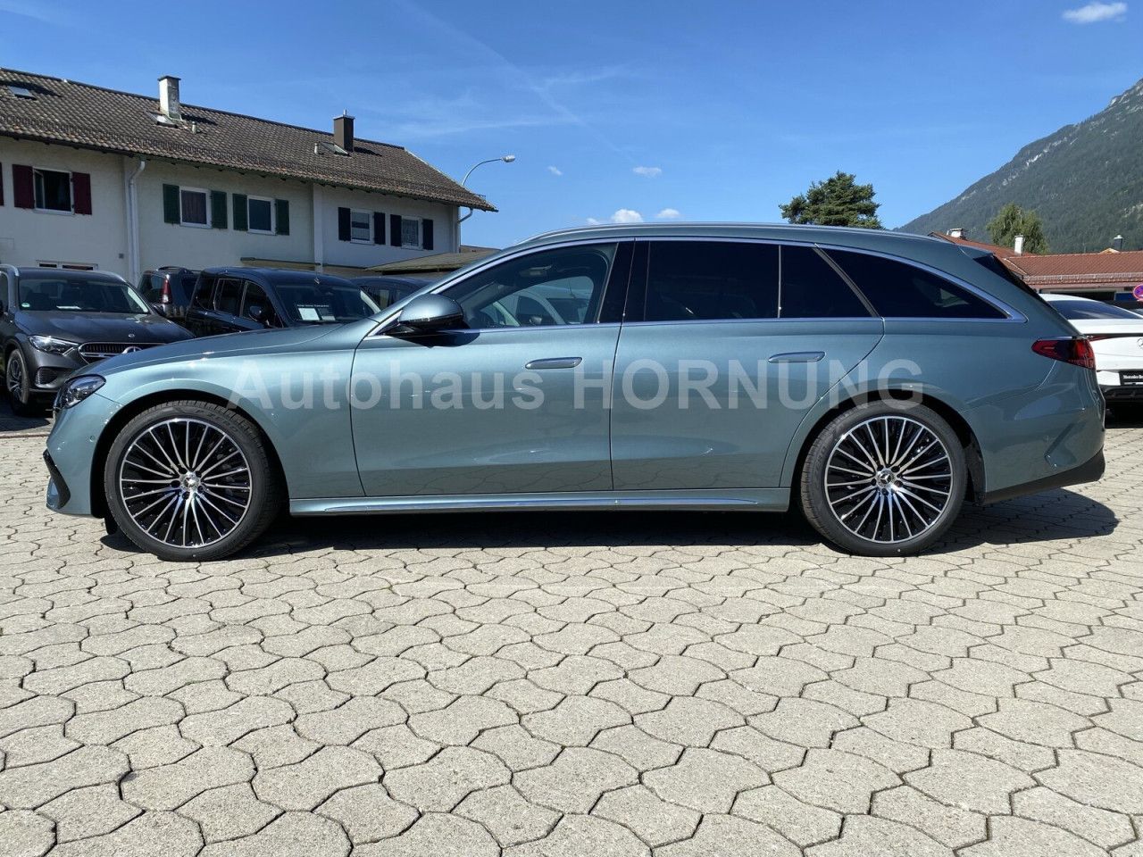 Mercedes-Benz E-Klasse – Bild 9